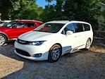 Used 2017 Chrysler Pacifica Minivan thumbnail 4