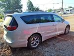Used 2017 Chrysler Pacifica Minivan thumbnail 2