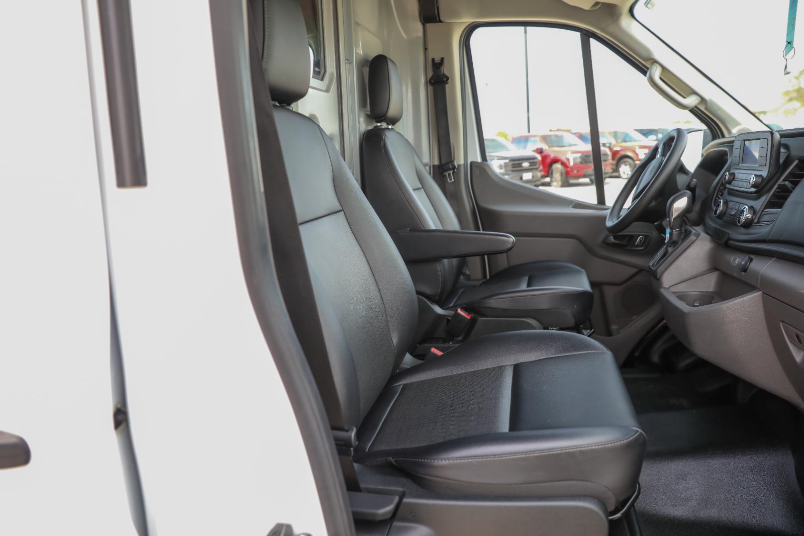 Used 2025 Ford Transit 250 - photo 30