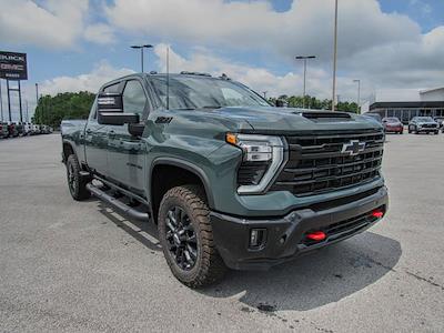 New 2025 Chevrolet Silverado 2500 LT Crew Cab 4WD Pickup for sale #43979 - photo 1