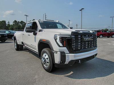 New 2025 GMC Sierra 3500 Denali Ultimate Crew Cab 4WD Pickup for sale #43479 - photo 1