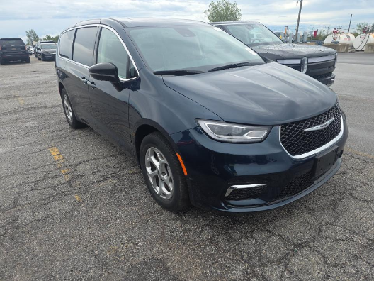 Used 2024 Chrysler Pacifica - photo 1