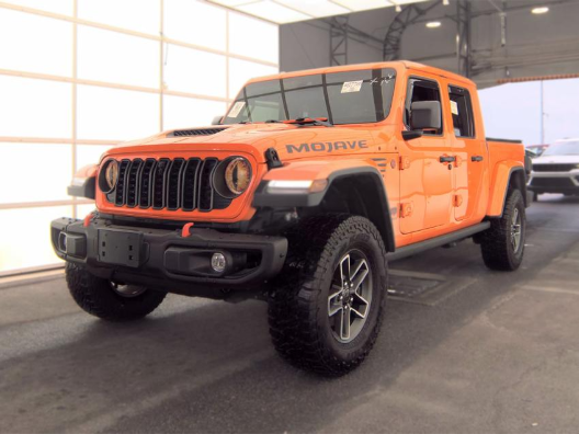 Used 2025 Jeep Gladiator - photo 2