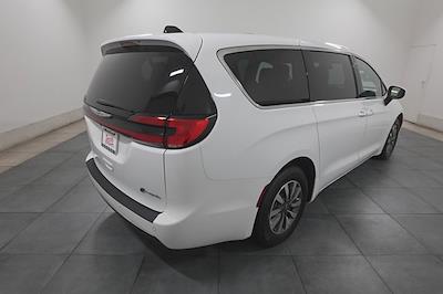 2023 Chrysler Pacifica FWD Minivan for sale #P6675 - photo 2