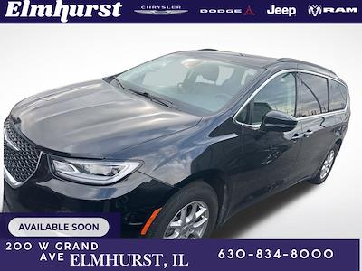 Used 2022 Chrysler Pacifica - photo 1