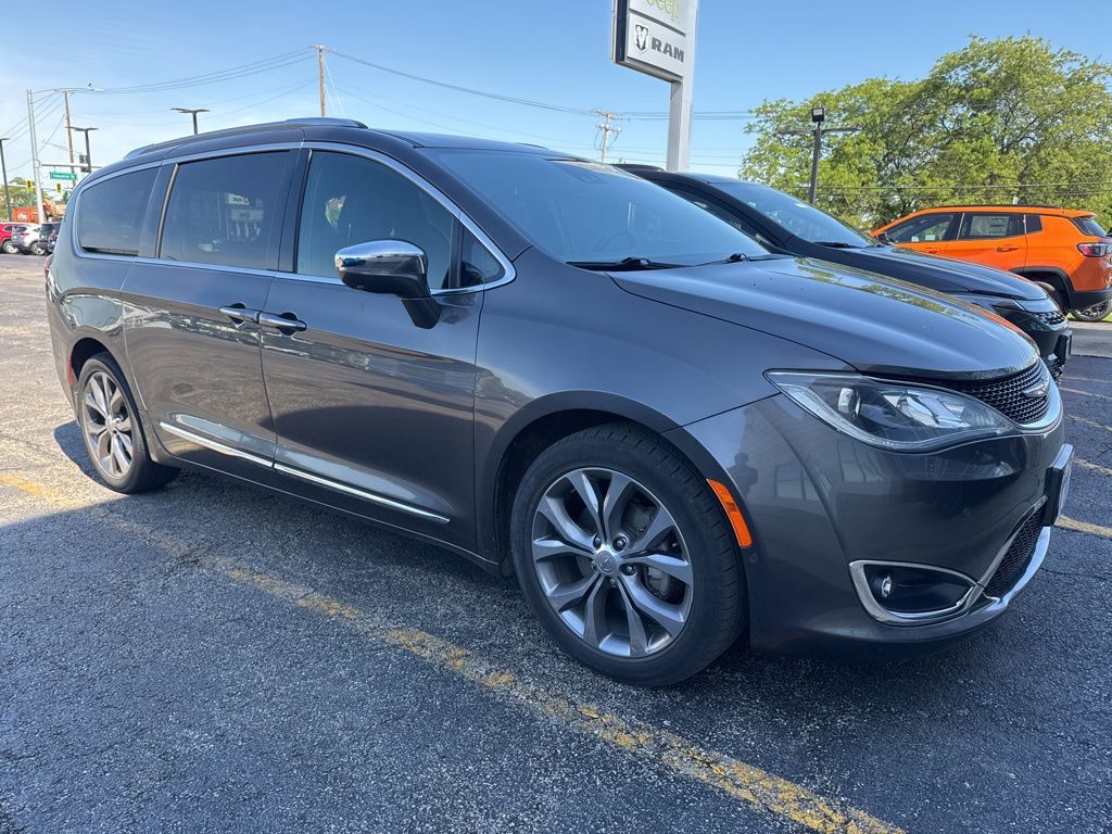 Used 2019 Chrysler Pacifica - photo 19