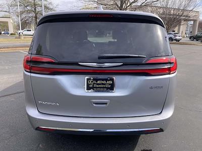 Used 2021 Chrysler Pacifica - photo 2