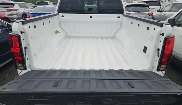 Used 2023 Chevrolet Colorado - photo 5