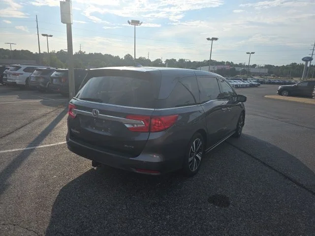 Used 2018 Honda Odyssey - photo 2