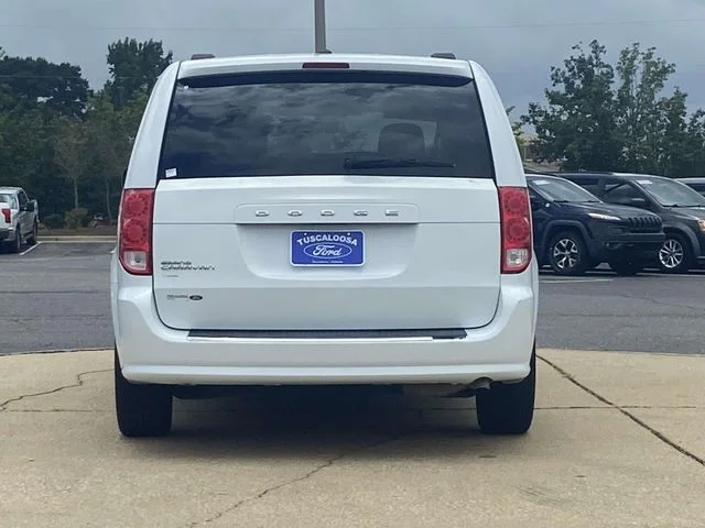 Used 2016 Dodge Grand Caravan - photo 2