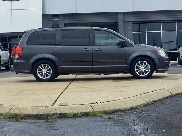 Used 2016 Dodge Grand Caravan - photo 1