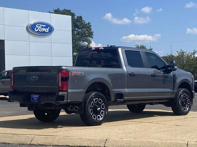 Used 2025 Ford F-250 - photo 2