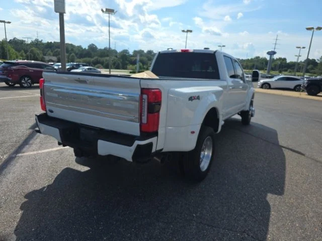 Used 2024 Ford F-450 - photo 2