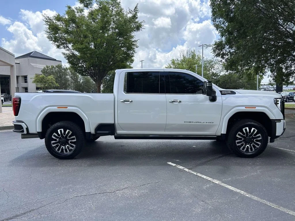 Used 2025 GMC Sierra 2500 - photo 1