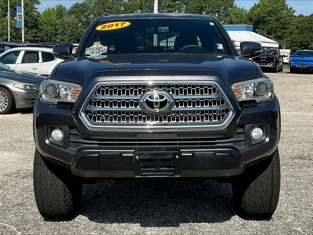 Used 2017 Toyota Tacoma - photo 1