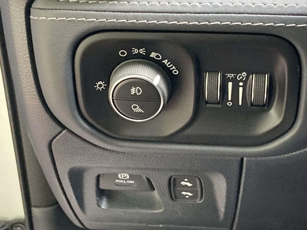 Used 2022 Ram 1500 - photo 17