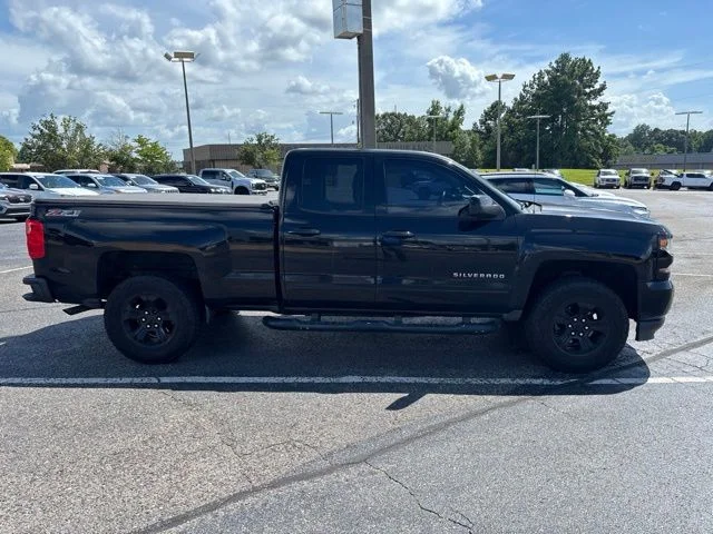 Used 2017 Chevrolet Silverado 1500 - photo 1