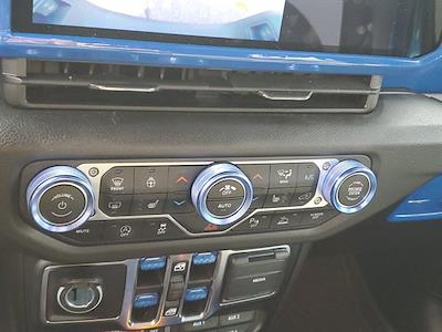 2024 Jeep Gladiator Crew Cab 4WD Pickup for sale #2340599A - photo 2