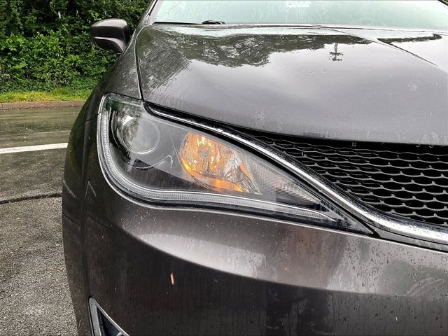 Used 2017 Chrysler Pacifica - photo 11