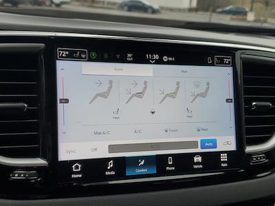 Used 2025 Chrysler Pacifica Select Minivan for sale #23T9769 - photo 1