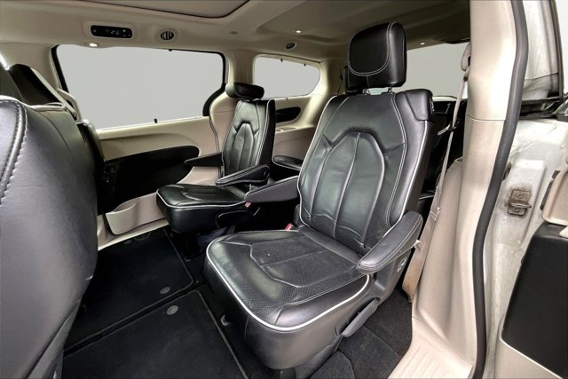 Used 2023 Chrysler Pacifica - photo 7