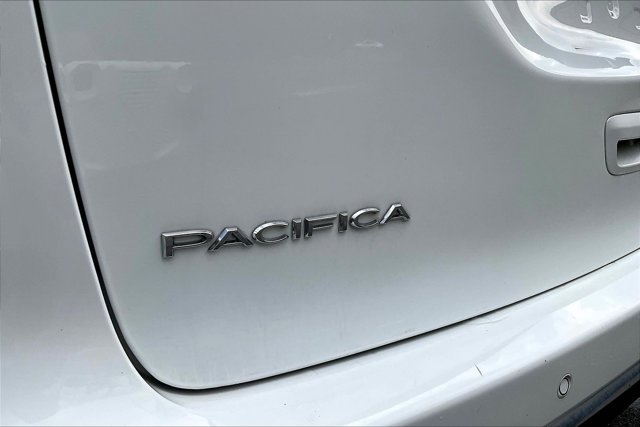 Used 2023 Chrysler Pacifica - photo 9
