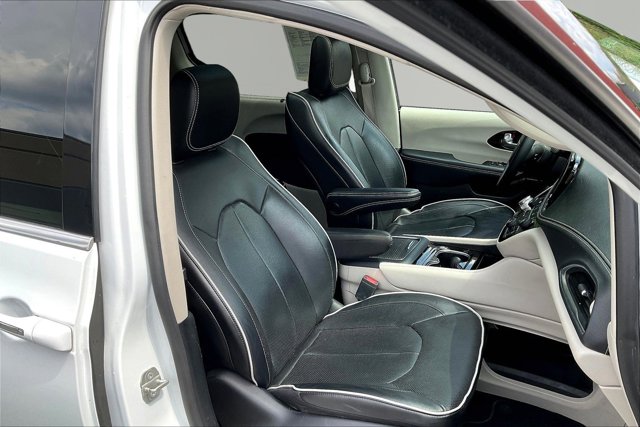 Used 2023 Chrysler Pacifica - photo 15
