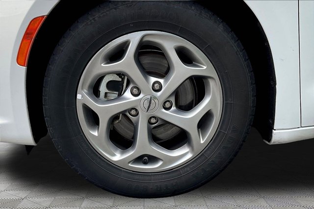 Used 2023 Chrysler Pacifica - photo 18
