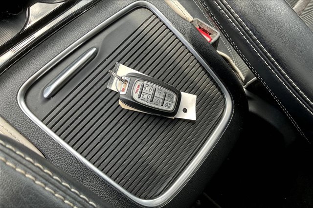 Used 2023 Chrysler Pacifica - photo 19