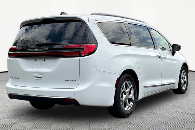 Used 2023 Chrysler Pacifica - photo 36