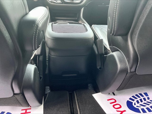 Used 2023 Chrysler Pacifica - photo 9