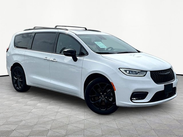 Used 2023 Chrysler Pacifica - photo 5