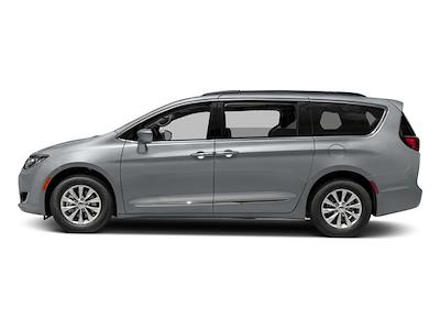 Used 2017 Chrysler Pacifica - photo 1