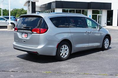 Used 2020 Chrysler Pacifica Touring L Minivan for sale #26T9911 - photo 2
