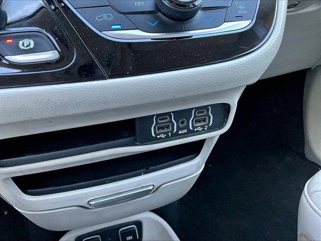 Used 2021 Chrysler Pacifica - photo 17