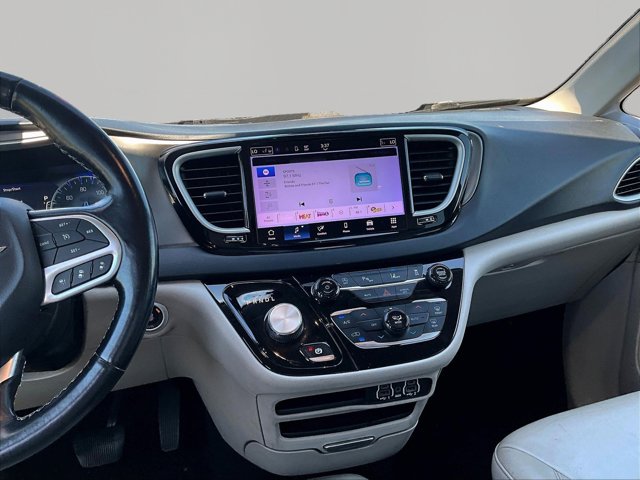 Used 2021 Chrysler Pacifica - photo 10