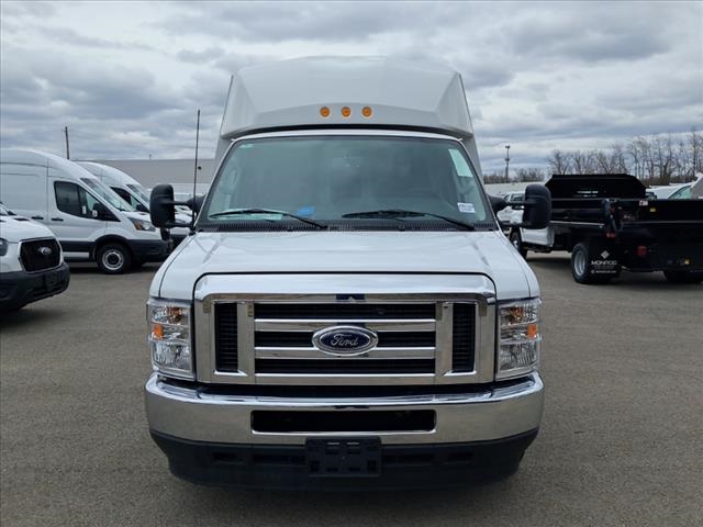 New 2025 Ford E-350 - photo 5