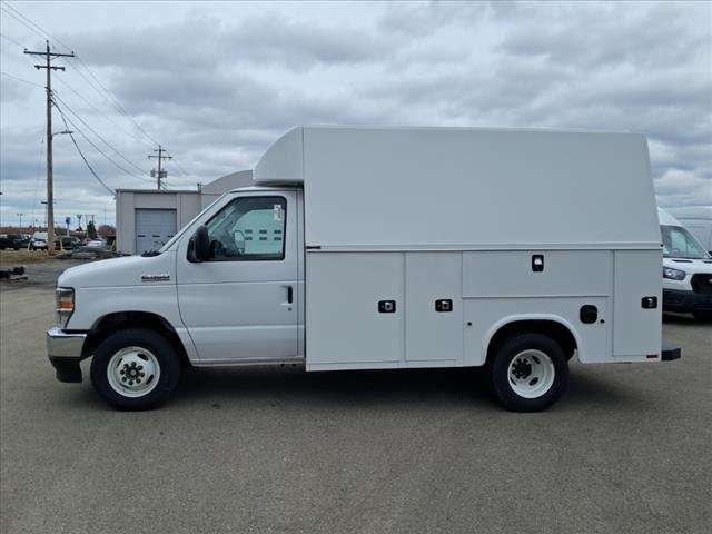 New 2025 Ford E-350 - photo 6