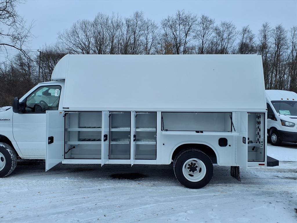 New 2026 Ford E-450 - photo 10