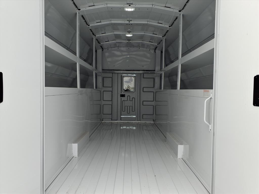 New 2026 Ford E-450 - photo 11