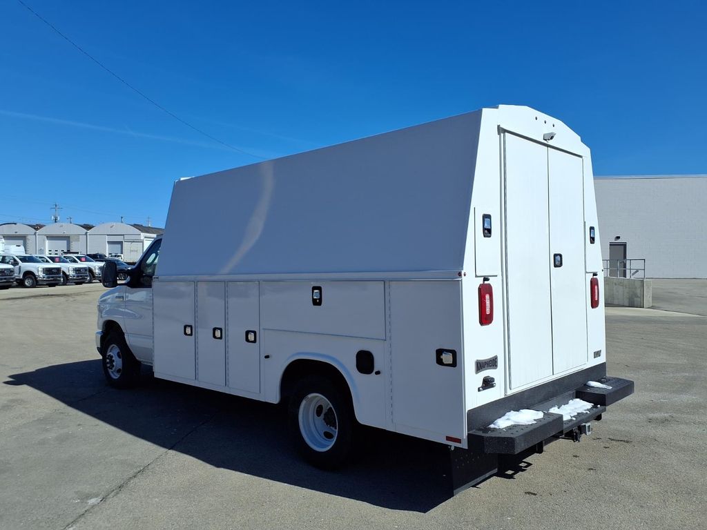 New 2026 Ford E-350 - photo 2