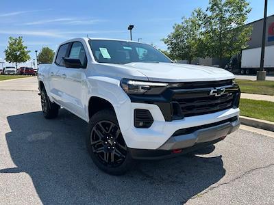 2025 Chevrolet Colorado Crew Cab 4WD Pickup for sale #3B4878 - photo 2