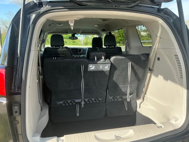Used 2017 Chrysler Pacifica - photo 14