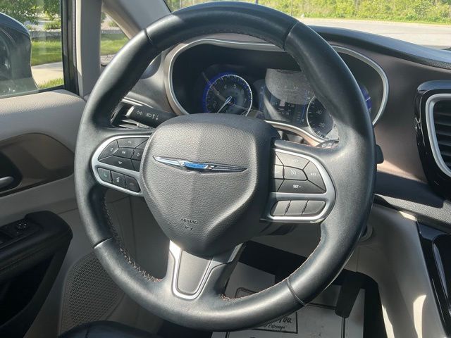 Used 2017 Chrysler Pacifica - photo 26