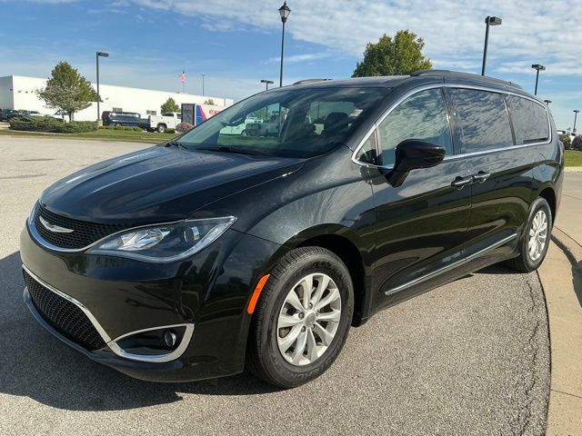 Used 2017 Chrysler Pacifica - photo 5
