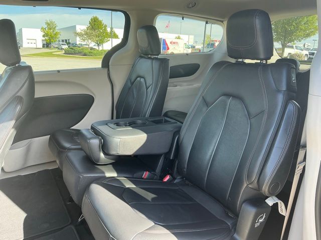 Used 2017 Chrysler Pacifica - photo 36
