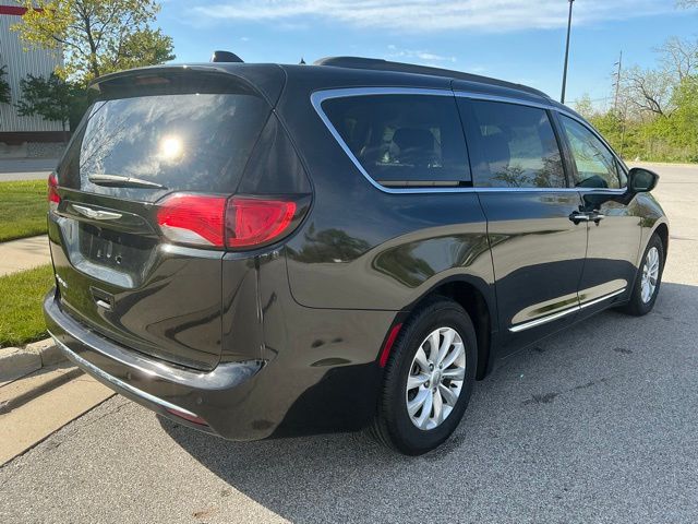 Used 2017 Chrysler Pacifica - photo 10