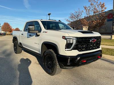 2024 Chevrolet Silverado 2500 Crew Cab 4WD Pickup for sale #P7810C - photo 2