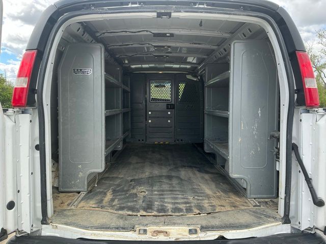 Used 2017 Chevrolet Express 2500 - photo 13