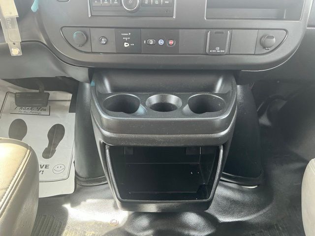 Used 2017 Chevrolet Express 2500 - photo 27